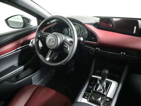 New 2026 MAZDA MAZDA3 Hatchback w/Premium Plus Pkg image 12