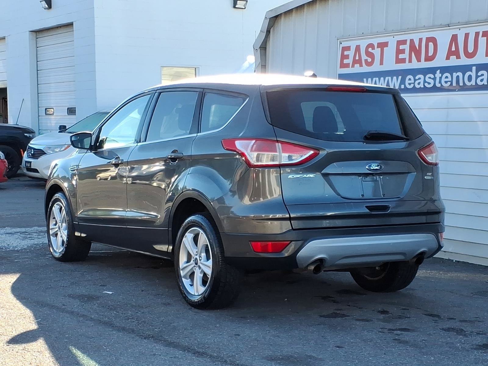 Used 2016 Ford Escape SE AWD/4WD image 3