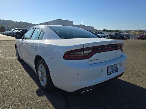 Used 2019 Dodge Charger SXT w/ Leather Interior Group RWD image 9