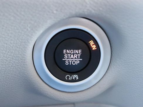 Used 2024 Chrysler Pacifica Touring-L FWD image 53