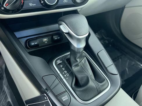 Certified 2025 Kia Soul LX image 20