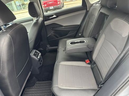 Certified 2022 Volkswagen Taos SE image 29