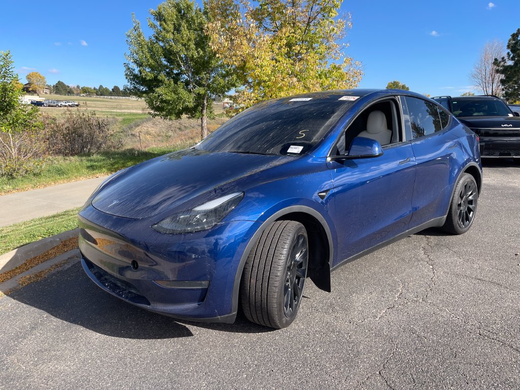 Used 2024 Tesla Model Y Long Range AWD/4WD image 2