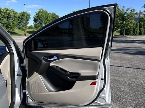 Used 2016 Ford Focus SE image 10