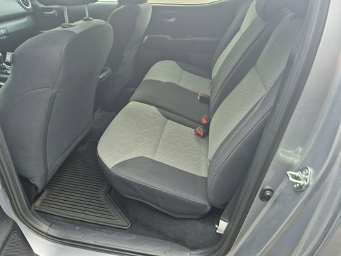 Used 2021 Toyota Tacoma TRD Off-Road image 12