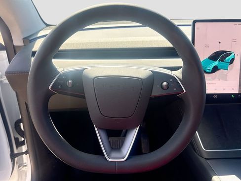 Used 2026 Tesla Model Y 2WD image 11