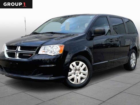 Used 2020 Dodge Grand Caravan SE w/ UConnect Hands-Free Group image 1
