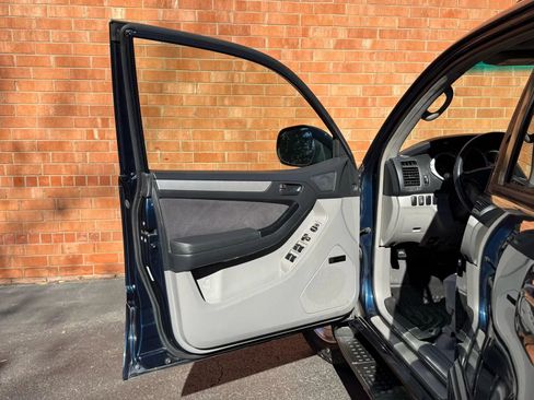 Used 2004 Toyota 4Runner SR5 image 17