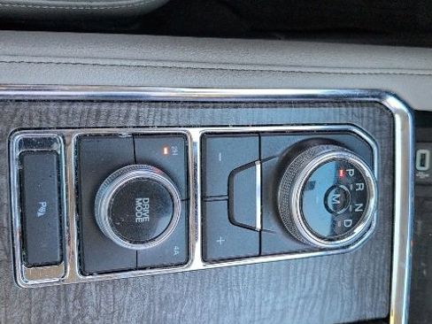 Used 2018 Ford Expedition Limited w/ Equipment Group 301A image 18