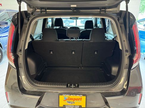 Used 2023 Kia Soul LX w/ Option Group 015 FWD image 23