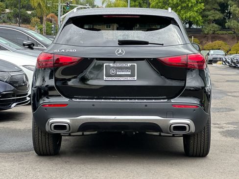 Used 2025 Mercedes-Benz GLA 250 image 4