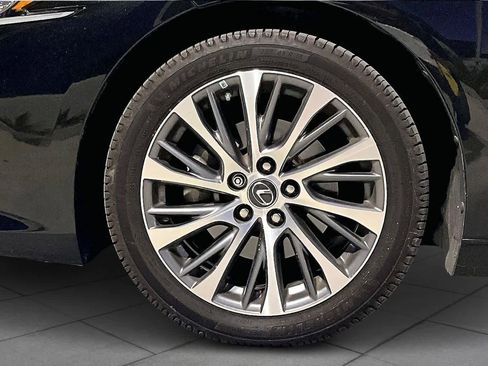 Used 2019 Lexus ES 350 image 10