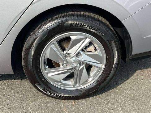 Certified 2026 Hyundai Elantra SE w/ Cargo Package FWD image 9