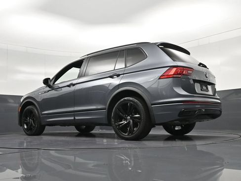 Used 2023 Volkswagen Tiguan SE R-Line FWD image 28