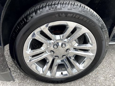Used 2018 GMC Yukon SLT w/ Premium Edition AWD/4WD image 6