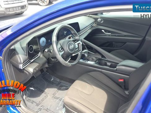 Used 2025 Hyundai Elantra SEL FWD image 23