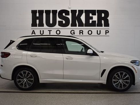 Used 2023 BMW X5 xDrive40i w/ M Sport Package AWD/4WD image 2
