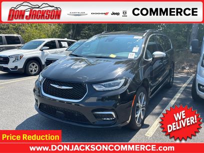 Used 2025 Chrysler Pacifica Pinnacle