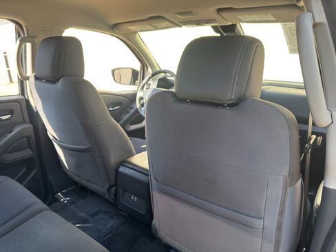 Used 2022 Nissan Frontier SV RWD image 28