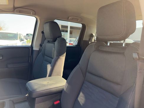 Used 2023 Nissan Frontier SV w/ Tow Package image 10