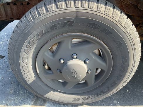 Used 2008 Ford E-350 and Econoline 350 Super Duty RWD image 21
