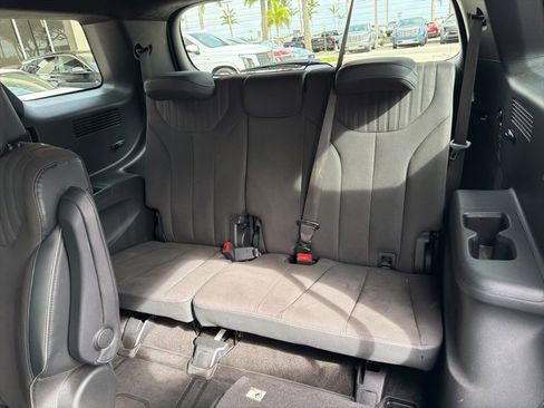 Used 2024 Hyundai Palisade Calligraphy image 18
