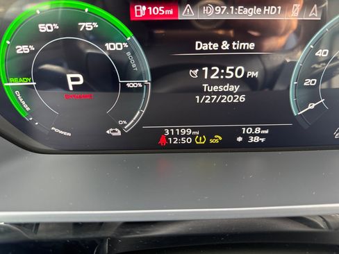 Used 2024 Audi Q8 e-tron Premium image 16