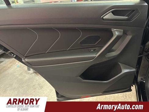 Used 2022 Volkswagen Tiguan SE image 23