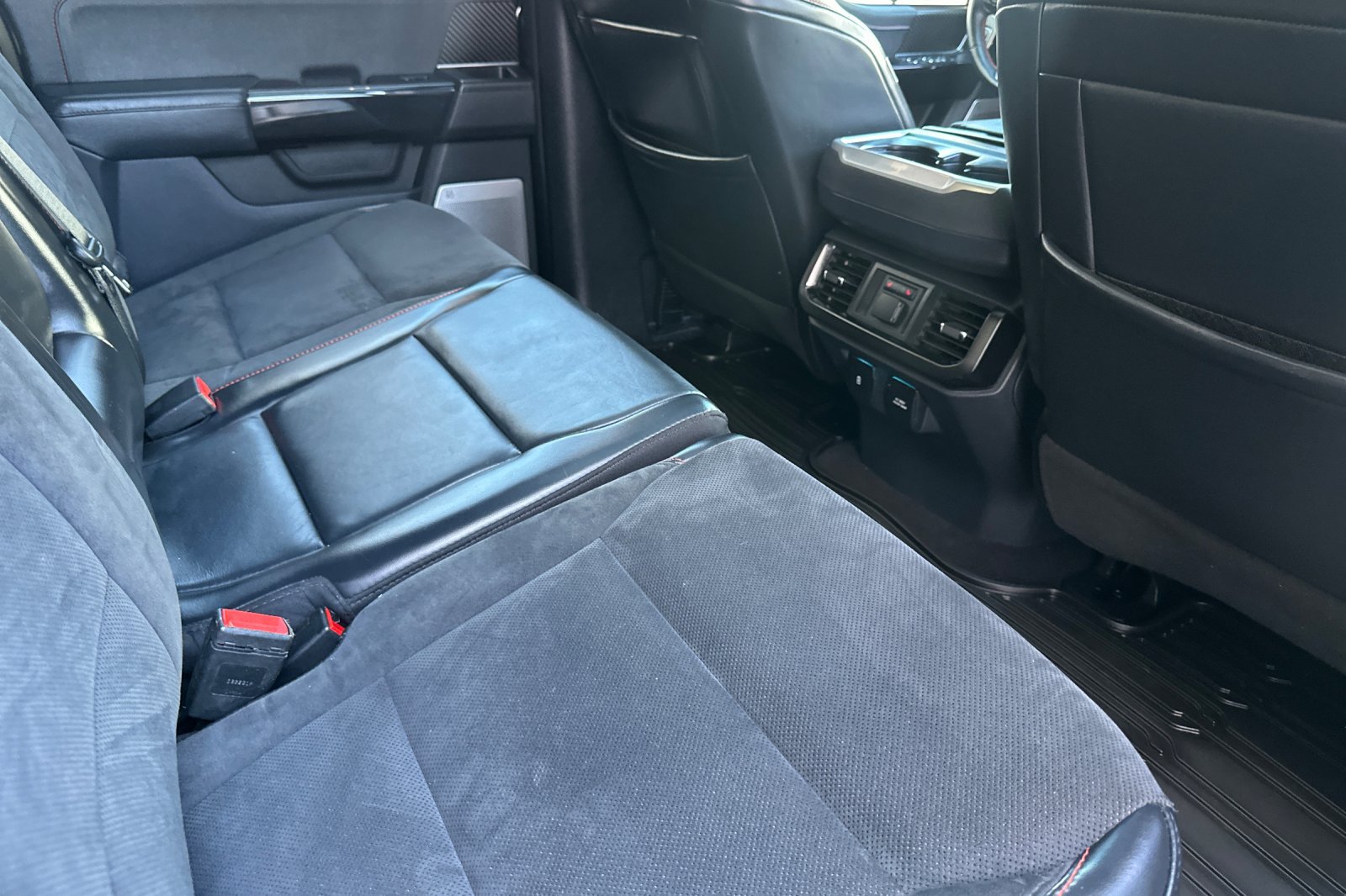 Used 2023 Ford F150 Raptor w/ Equipment Group 802A Raptor R AWD/4WD image 17
