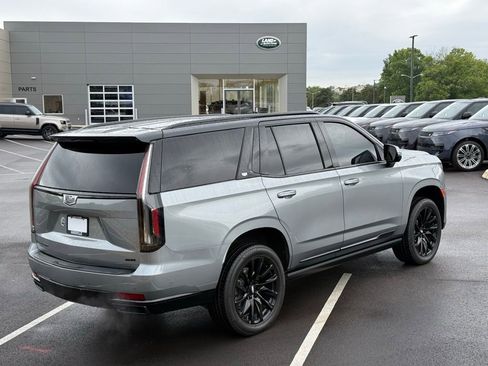 Used 2024 Cadillac Escalade Sport Platinum w/ LPO, ONYX Package AWD/4WD image 6