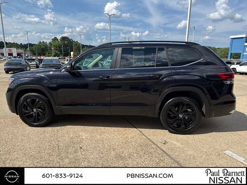 Used 2023 Volkswagen Atlas SE w/ Black Wheel Package FWD image 14