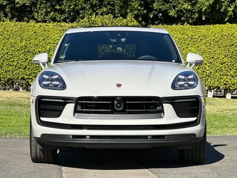 New 2026 Porsche Macan image 11