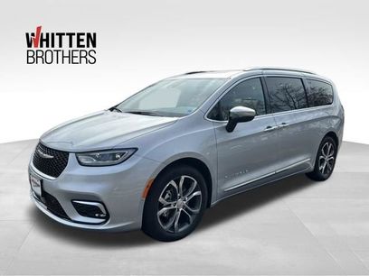 New 2026 Chrysler Pacifica Pinnacle