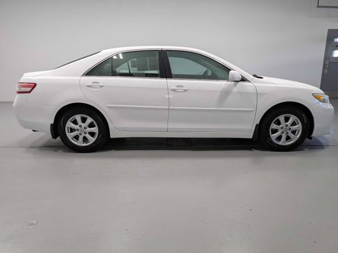 Used 2011 Toyota Camry LE w/ LE Extra-Value Pkg FWD image 7