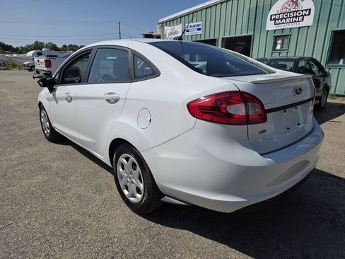 Used 2013 Ford Fiesta SE w/ Super Fuel Economy Pkg FWD image 18