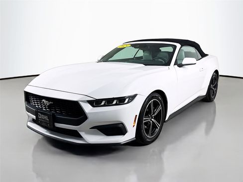 Used 2024 Ford Mustang Premium image 3
