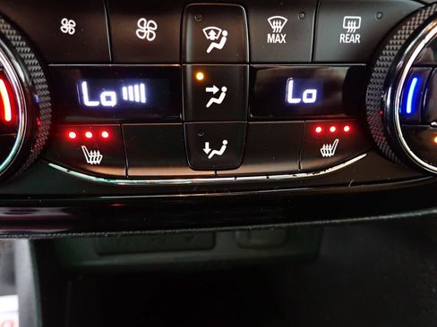 Used 2021 Buick Encore GX Essence AWD/4WD image 5