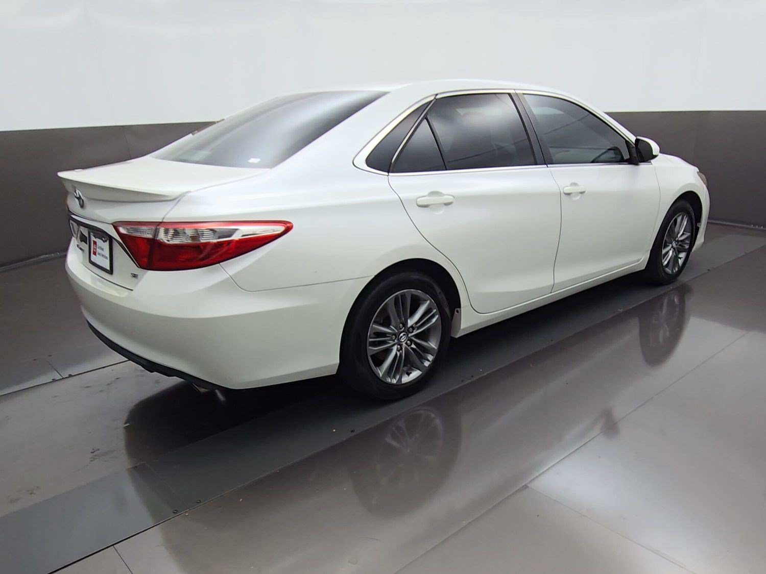 Used 2017 Toyota Camry SE FWD image 10