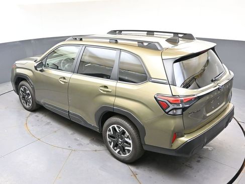 Certified 2025 Subaru Forester Premium AWD/4WD image 39