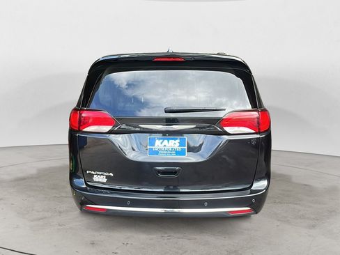 Used 2019 Chrysler Pacifica Touring-L Plus w/ Tire & Wheel Group FWD image 5