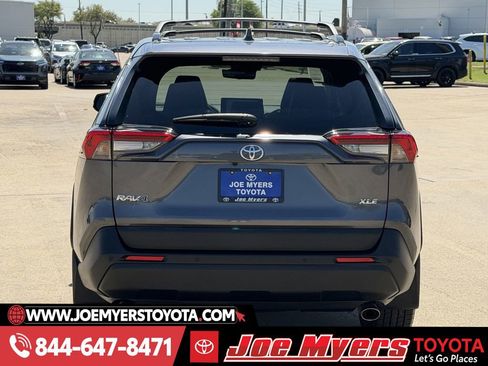 Used 2023 Toyota RAV4 XLE Premium image 8