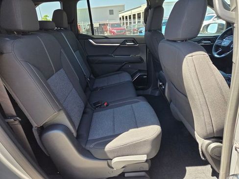 Used 2025 GMC Acadia Elevation FWD image 16