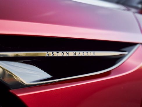 Used 2024 Aston Martin DB12 Coupe image 9