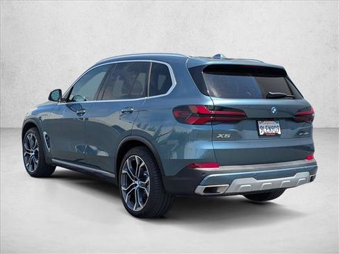 Used 2024 BMW X5 xDrive50e w/ Parking Assistance Package AWD/4WD image 7