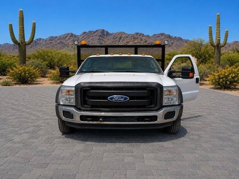Used 2016 Ford F550 2WD Regular Cab Super Duty image 3