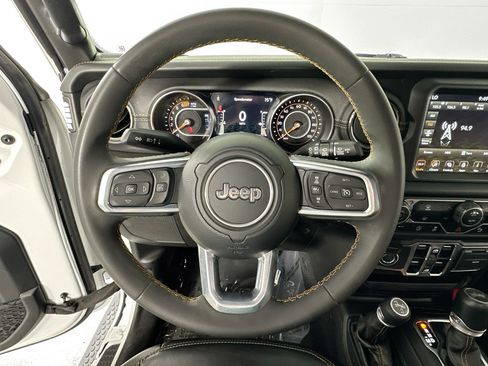 Used 2023 Jeep Wrangler Unlimited Sahara AWD/4WD image 11