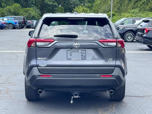 Used 2022 Toyota RAV4 LE AWD/4WD image 17