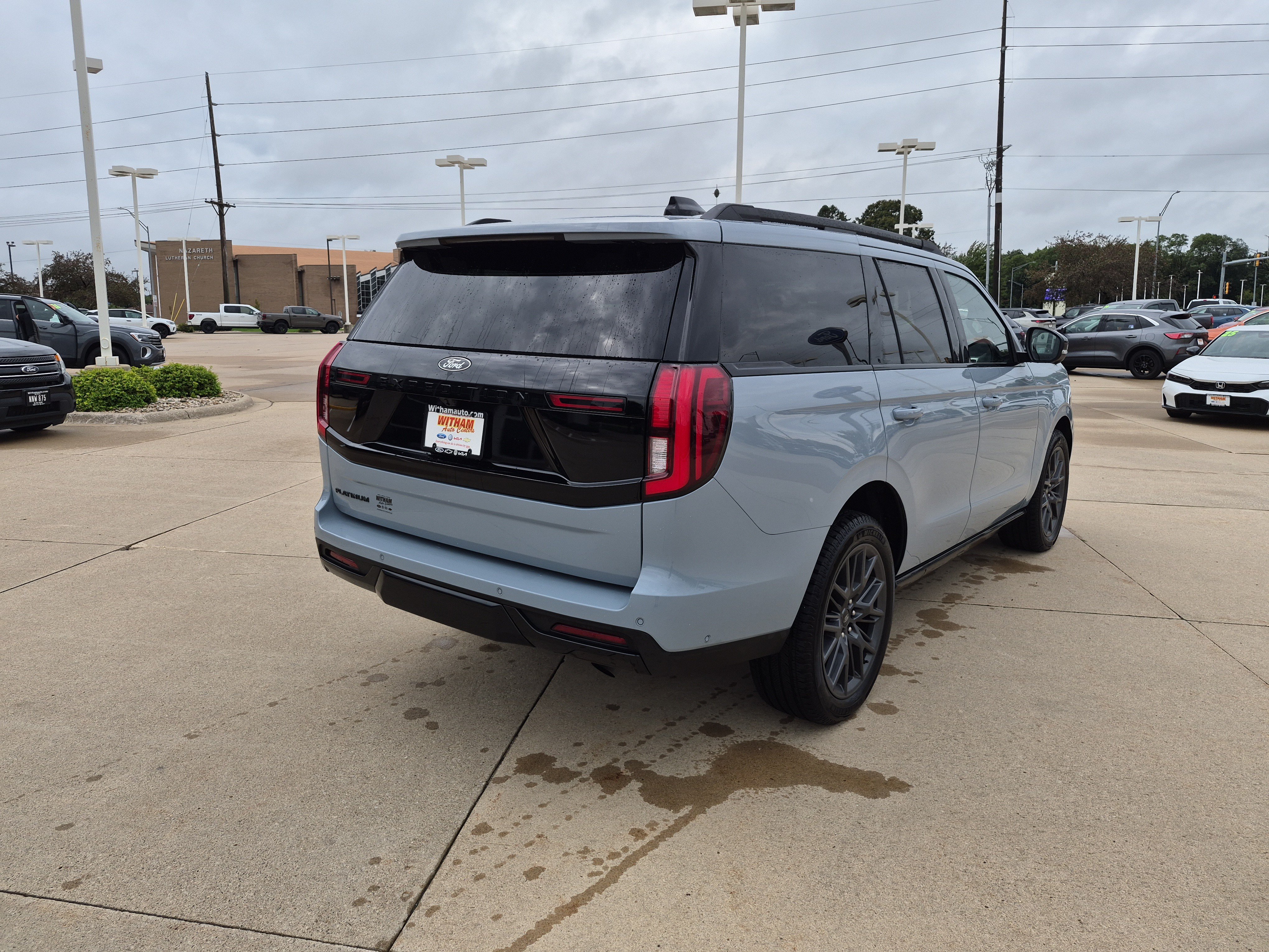 Used 2025 Ford Expedition Platinum w/ Stealth Performance Package AWD/4WD image 4