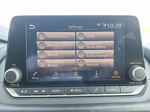 Certified 2025 Nissan Rogue SV AWD/4WD image 16