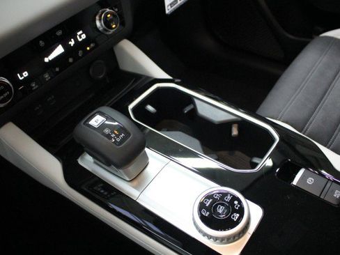 New 2026 Mitsubishi Outlander SE AWD/4WD image 14